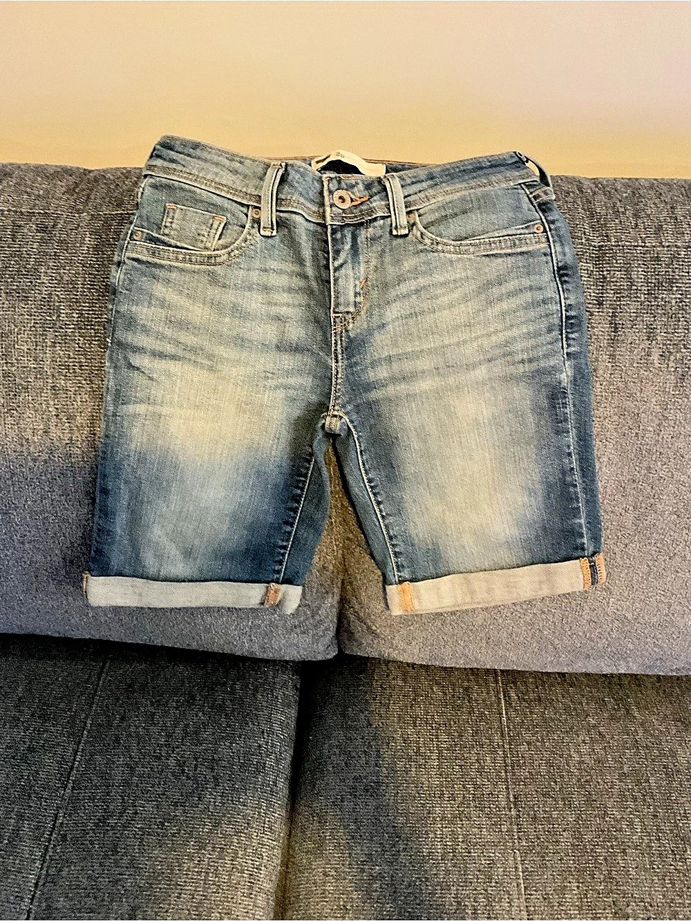 Levi’s Women's Denim Jean Shorts Size 2P Blue